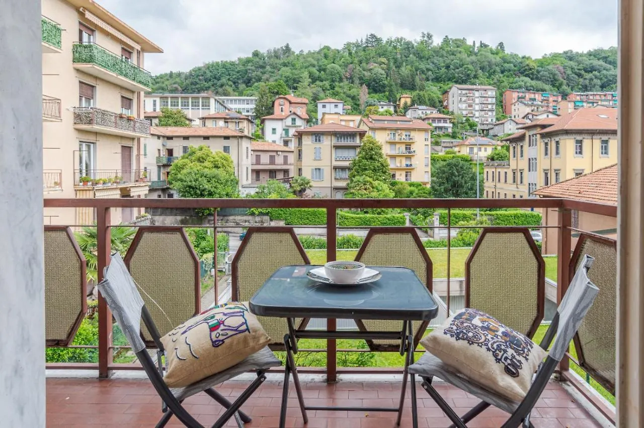 Lovely & Quiet Apartment - With Balcony & Parking location